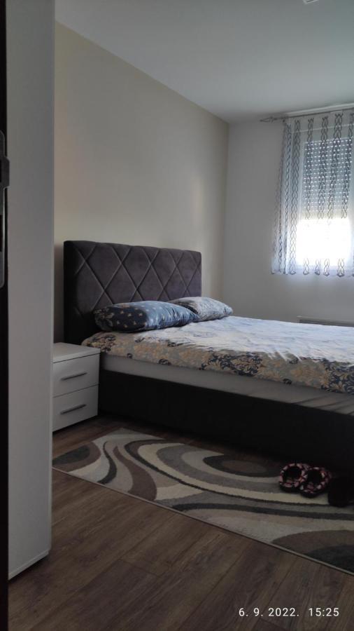 Centar_Park Apartamento Arandjelovac Exterior foto