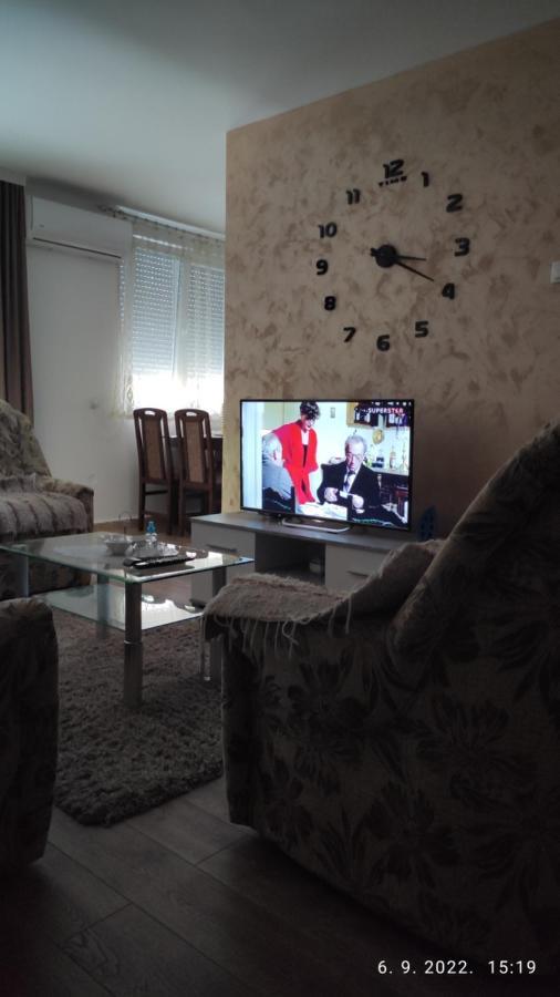 Centar_Park Apartamento Arandjelovac Exterior foto